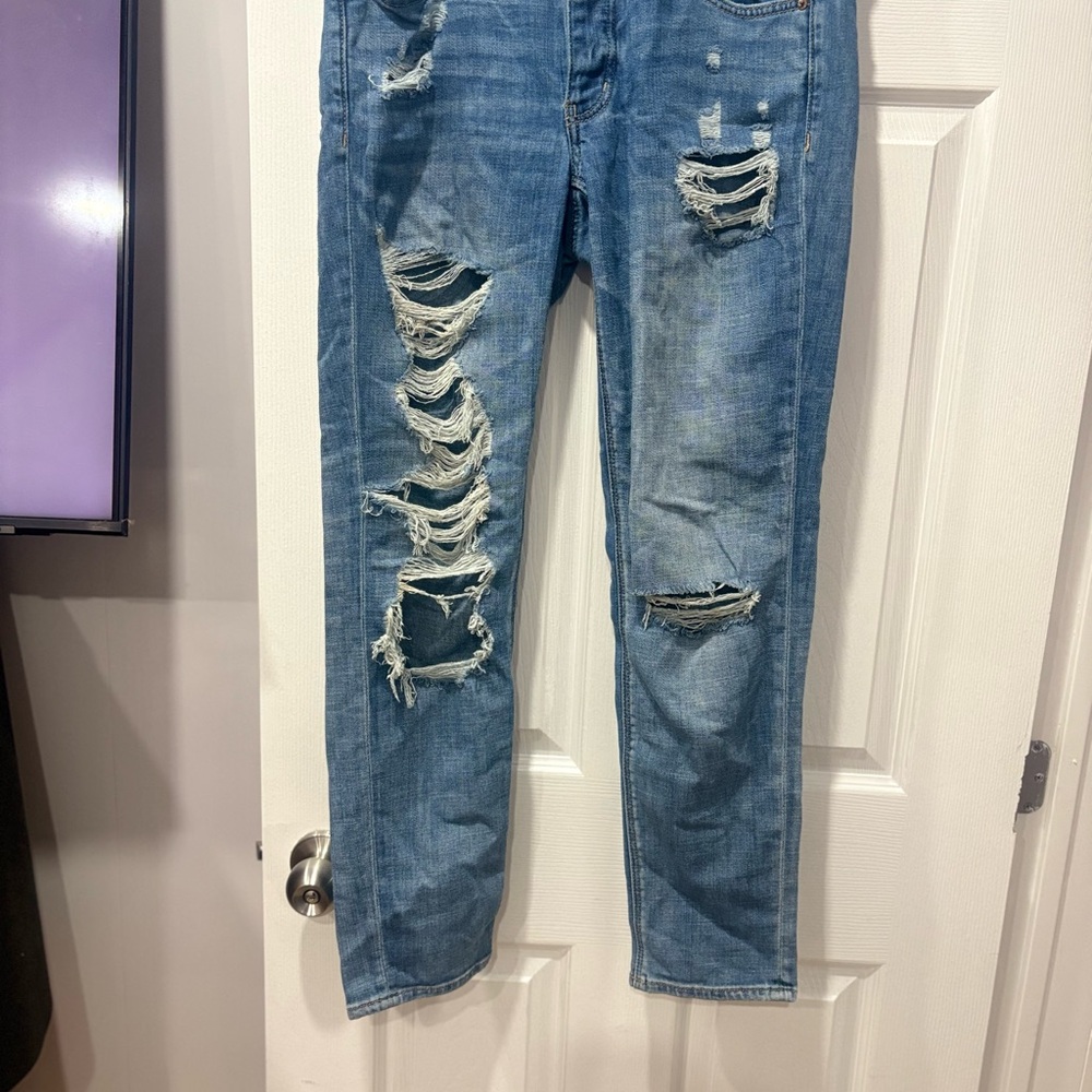 American Eagle Outfitters Distressed Blue Jeans